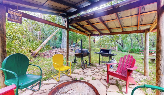 Canoe, Fire Pit & Grill! Wacassa River Retreat