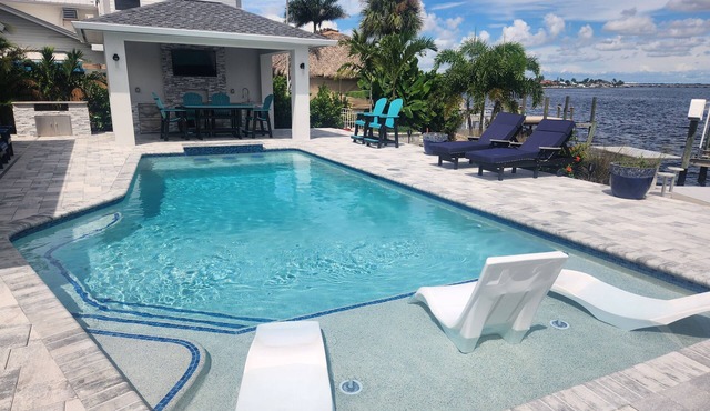 Cape Coral, Fl on Caloosahatchee river, close to Ft. Myers with heated pool