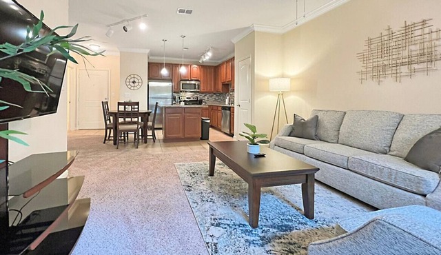 Central Tampa Living, Modern Luxuries with Pool Views