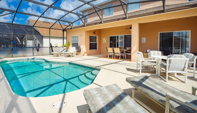 Characterful Villa on Gated Community with Large South Facing Pool