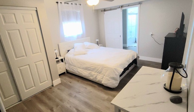 Charming 1 bed suite with AC and WiFi in Lakeland