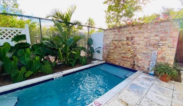 Charming 1BR Cottage : Steps from Hemingway House & Old Town