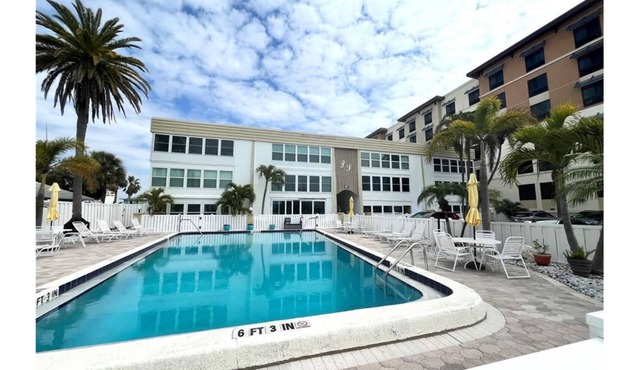 Charming 2-bedroom condo by Clearwater Beach in Clearwater Beach