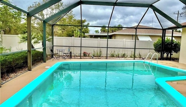 Charming 3-bedroom house in lovely North Fort Myers with pool