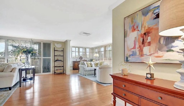 Charming 3 Bedroom Condo Near Worth Avenue