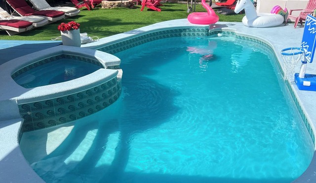 Charming 3-bedroom home with hot pool and spa.