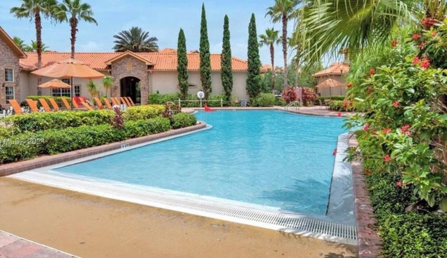 Charming 3-bedroom Resort - Close to Disney!