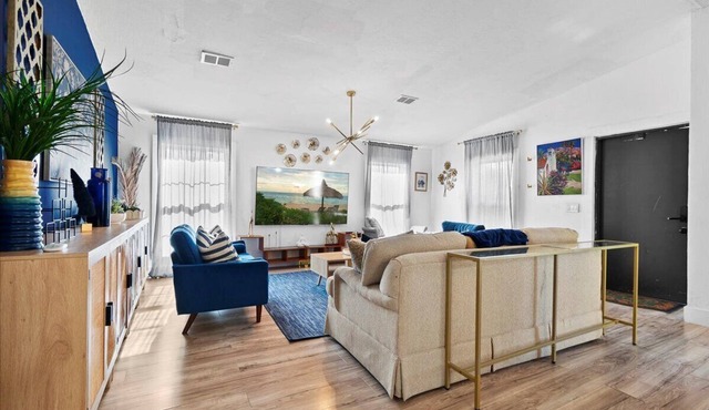 Charming 4-Bedroom Oasis in WPB