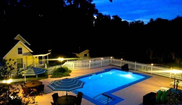 Charming Estate with Pool Hot Tub - Short drive to Ocala Springs & The Villages