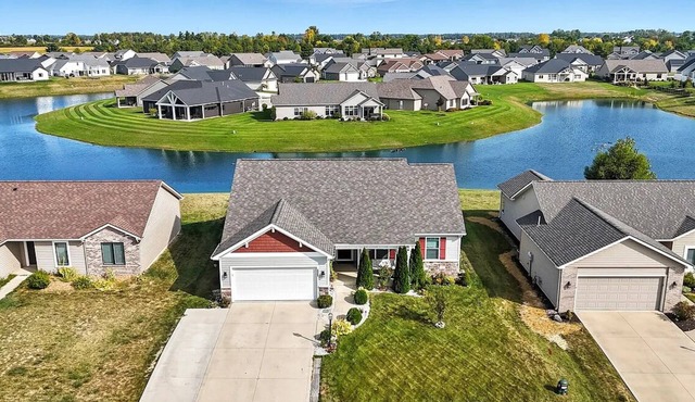 Charming Pondside Home in Fort Wayne in Fort Wayne