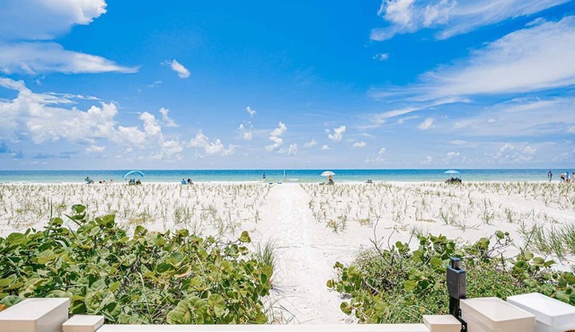 🐚Chateau 1E - Belleair Beach 1 Bedroom condo on the beach!