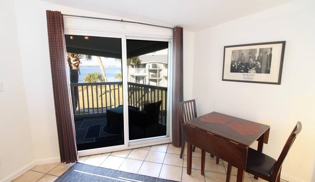 Chateau by the Bay, Close to Restaurants and Bars, Walk to the Gulf or Bay- W209