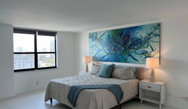 Chic 1-bedroom apartment in awesome Miami Beach with AC, WiFi