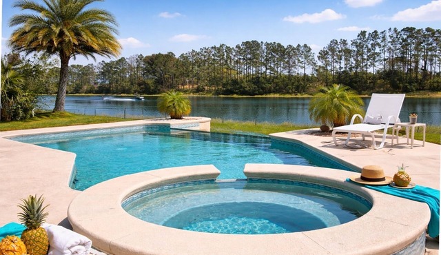 Citrus Breeze - South facing pool and spa!