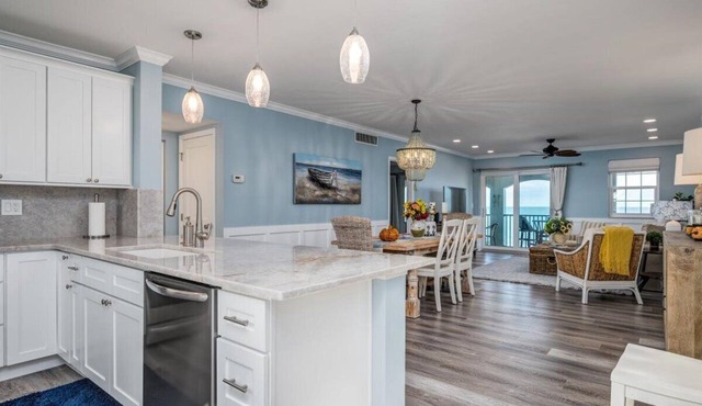 Class A Condo - located in Belleair Beach, FL