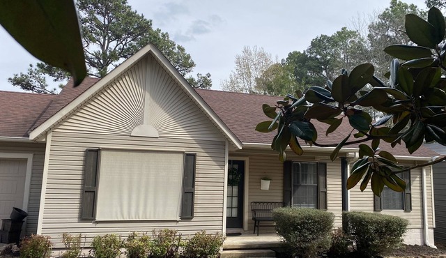 Close to everything! 2 miles to Shiloh Marina, swim beach, boat rental & launch in Greers Ferry