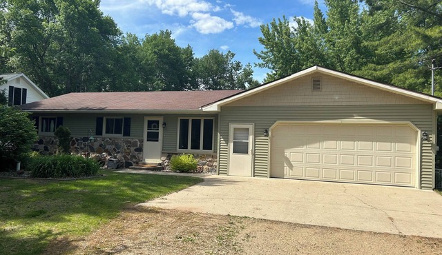 Close to Everything! Freshly updated ranch home. in Shawano