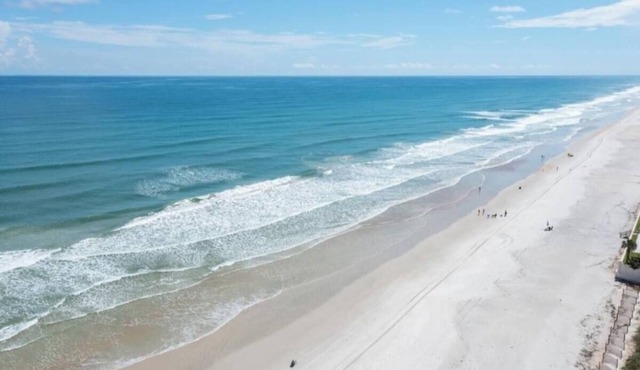 Coast To Coast- 4BR/2BA- Near Ocean-Pool-Close to Flagler Ave-Canal St.