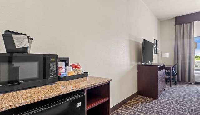 Cobblestone Hotel & Suites - Foley