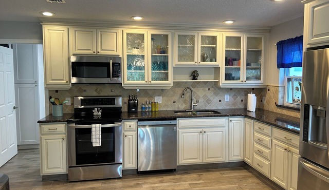 Cocoa Beach Beauty - Waterfront pool home that can sleep eleven
