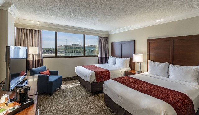 Comfort Inn & Suites At Copeland Tower