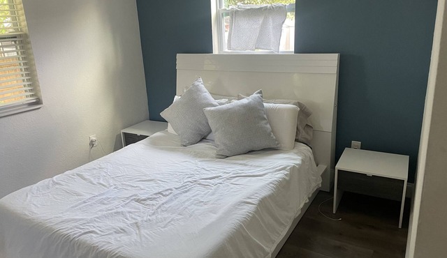 Comfortable and safe condo 15 minutes from beach. in Miami