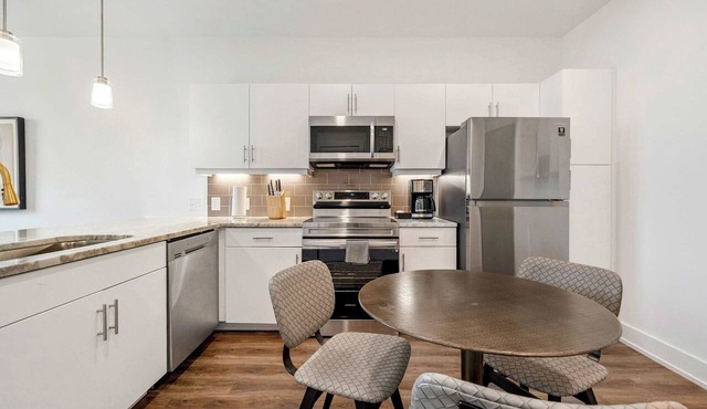 Comfortable One-Bedroom Apartment w/Private Balcony in Atlanta