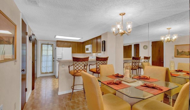 Comfortable Townhome with Pool!