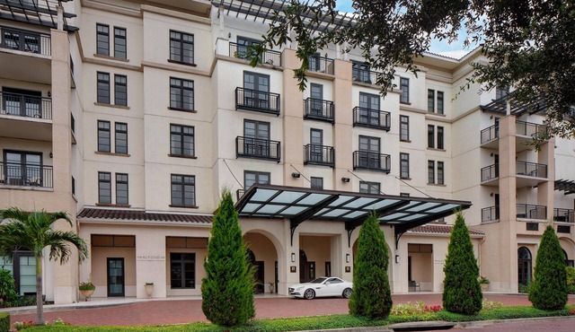 Contemporary Award Winning Hotel w/Rooftop Close to Parks & Rollins College
