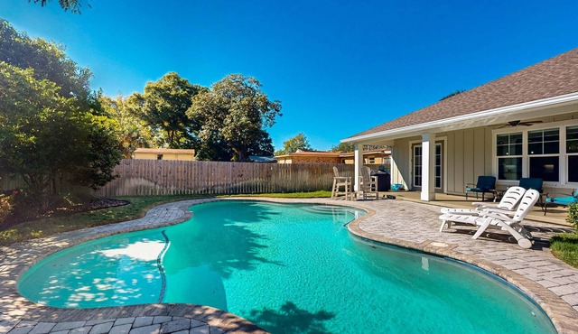 Contemporary dog-friendly retreat with pool & patio - near shops & attractions