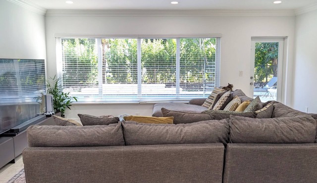 Coral Gables Vacation House with Pool
