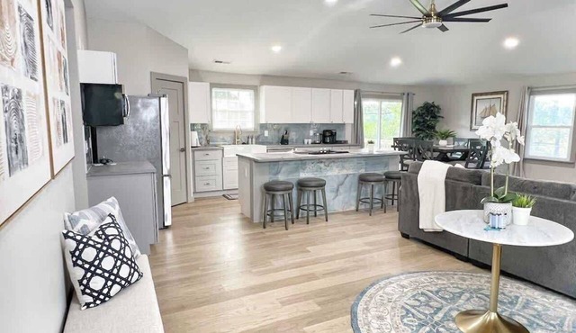 Corporate Housing | 4BR | Pets OK | Trinity in Trinity