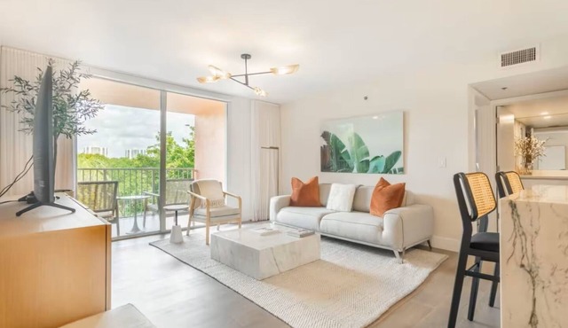 Cozy 1-bedroom apartment in awesome Aventura with AC 4405