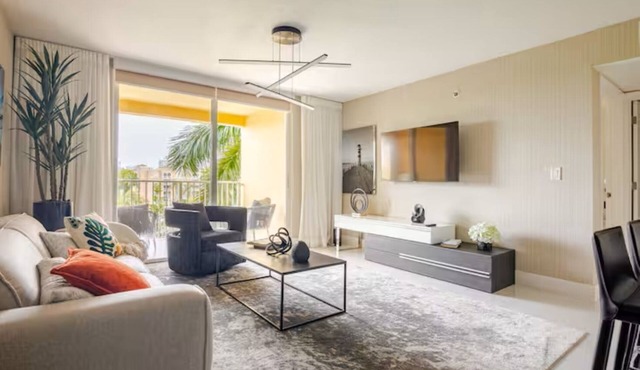Cozy 1-bedroom apartment in amazing Miami with AC
