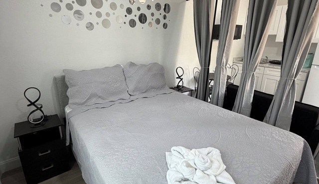 Cozy 1-bedroom studio in peaceful Orlando with AC ,Free parking