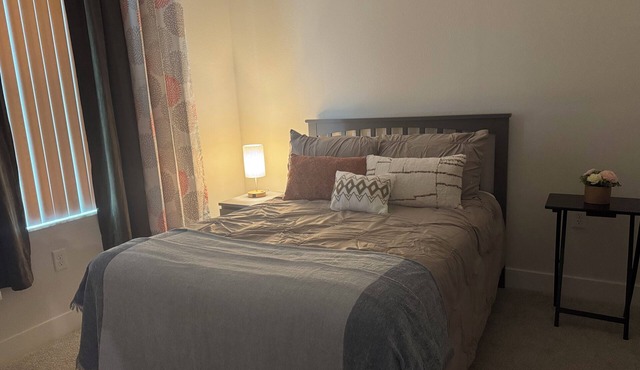 Cozy 2-bedroom apartment with AC in fantastic Orlando