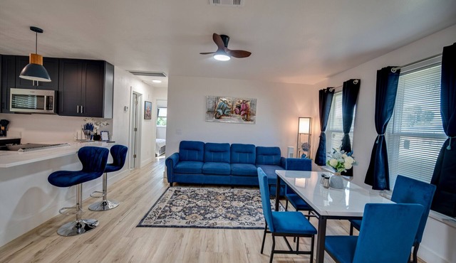 Cozy 2-bedroom house in enjoyable Cape Coral with AC, WiFi in Cape Coral