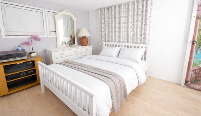 Cozy 3-bedrooms manufacturer home in soothing Lutz with WiFi, AC