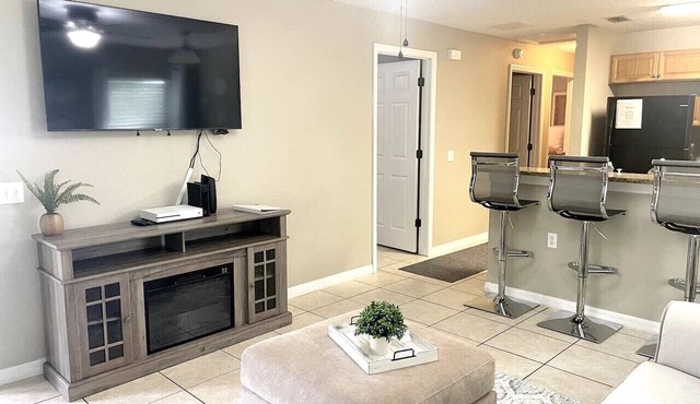 Cozy Downtown Suite in the Heart of Clermont 801