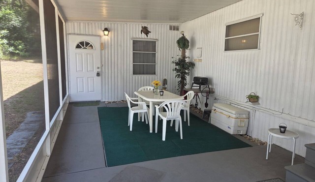 Cozy Duplex 2 Private 1BR/1BA Suites Sleeps 4