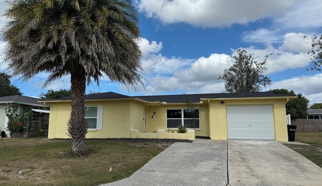 Cozy Gulf Coast Getaway 3 BR 2 BA house in charming Port Richey with WiFi, AC.