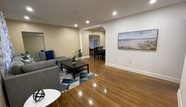 Cozy home, centrally located!