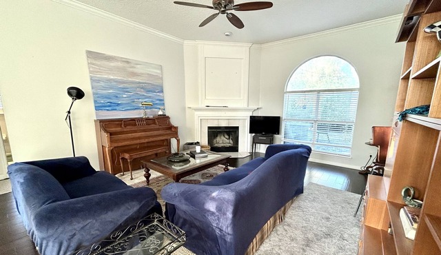 Cozy homes in gated community near Mayo+Beach