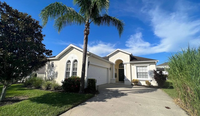 Cozy Pool Home near Restaurants in Davenport