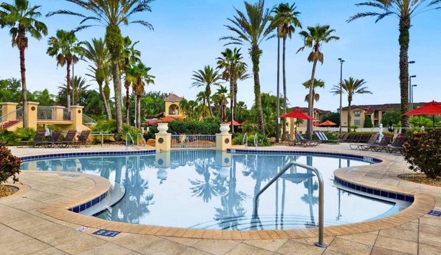 Cozy Retreat 4BR-walk to Resort's Lazy River,pools-12 miles to Walt Disney World