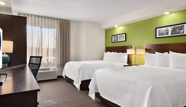 Cozy Room Perfect for Exploring Wesley Chapel's Parks | Pool & Free Parking!