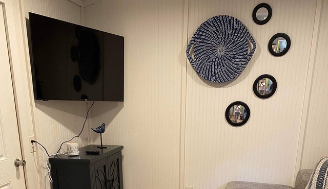 Cozy Tiny Home Quiet 1/1 Close to Riding Trails in Martin