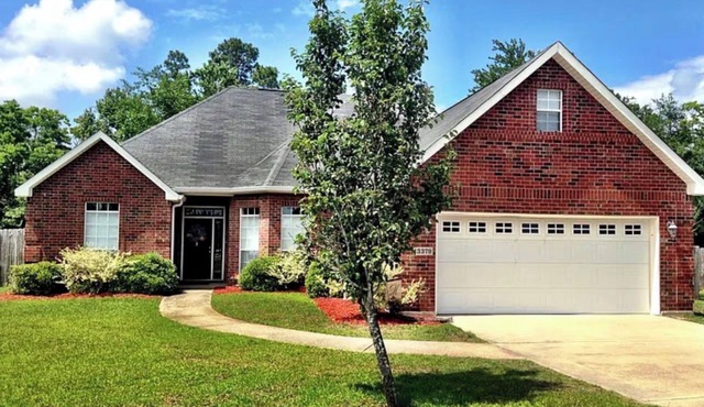 Creative Heart - Get Away! Spacious 4BR/3 Full Bath Home for your Enjoyment.