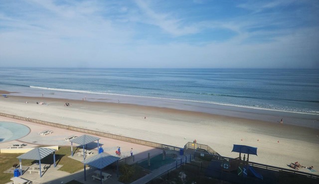 Cuddle's * Comfort & OCEAN in Daytona Beach