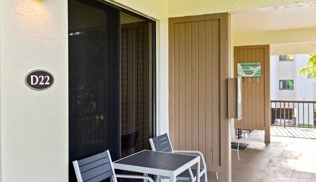 Cute and Comfy Retreat on Sanibel Island, Pool, Bikes